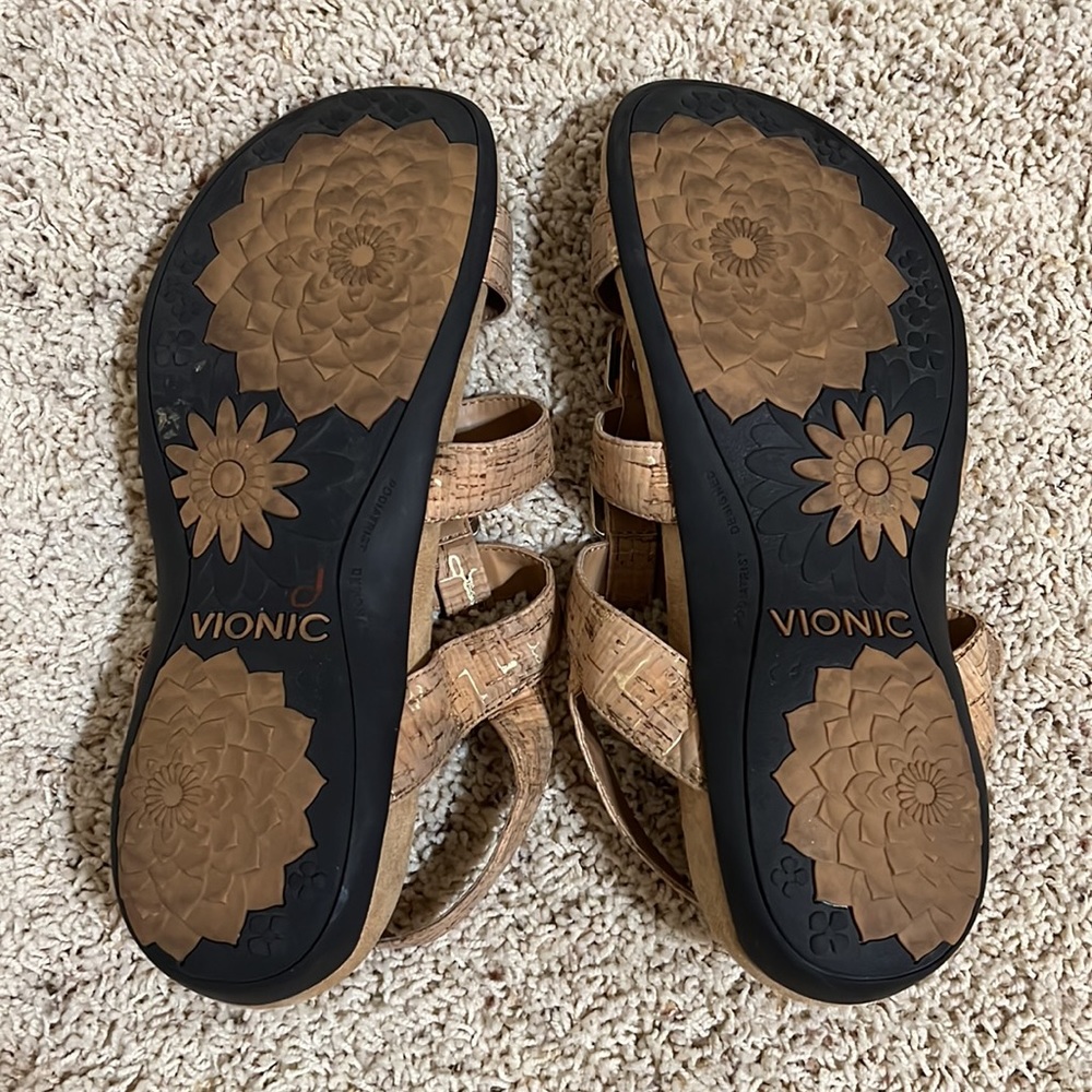 Vionic Amber Cork Adjustable Sandals (10) - image 4